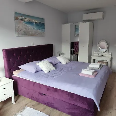 Vino & Grad Apartment *
